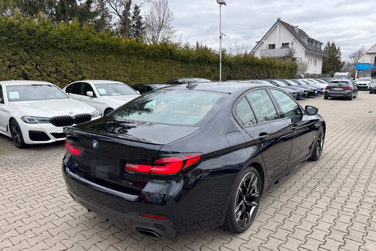 BMW 530d A M-Sport*Massage*Laser*Memory*HuD*Glasdach foto 5