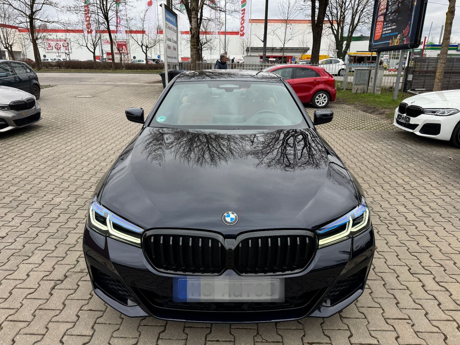 BMW 530d A M-Sport*Massage*Laser*Memory*HuD*Glasdach foto 8