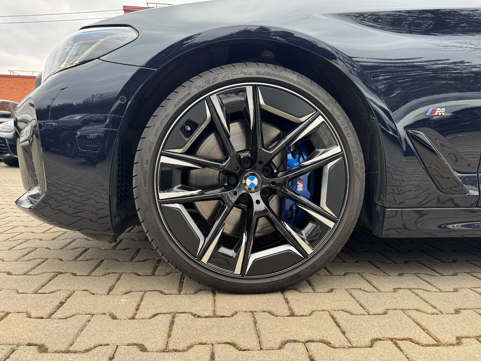 BMW 530d A M-Sport*Massage*Laser*Memory*HuD*Glasdach foto 9