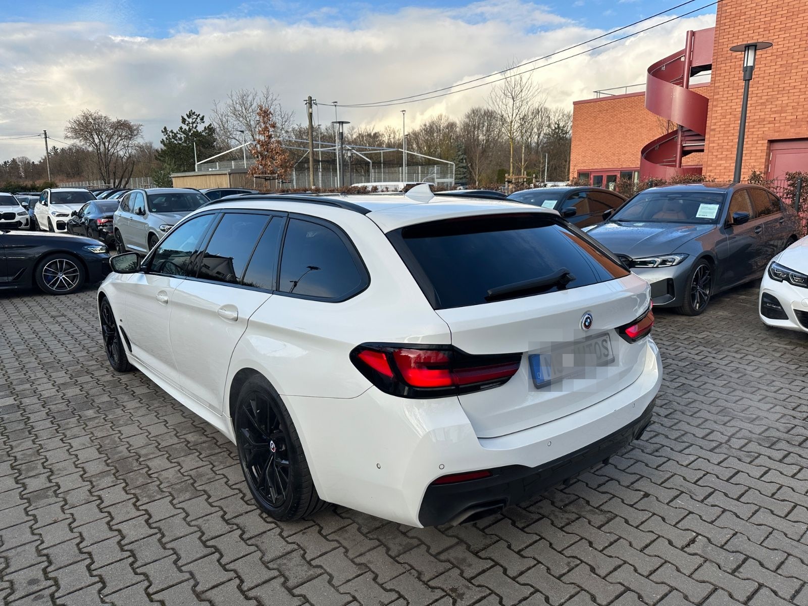BMW 530d T M-Sport*Laser*Pano*M-Sitze*Standhz*HeadUp foto 3