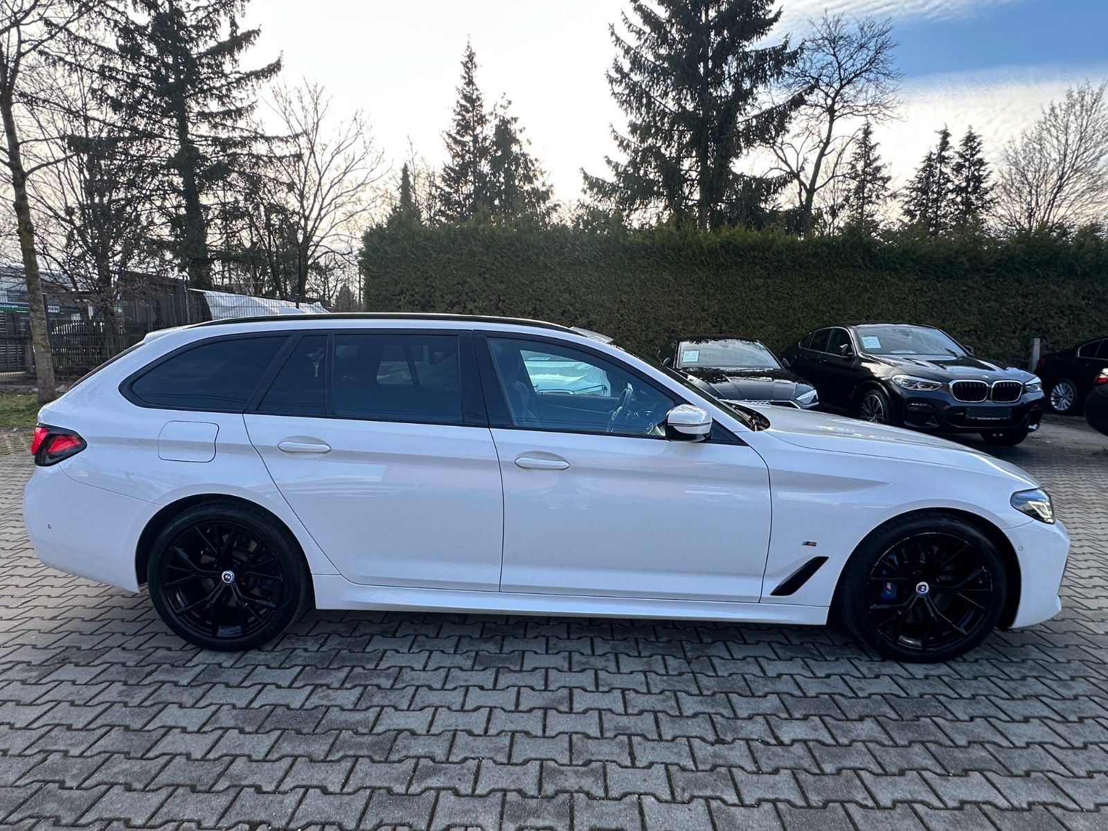 BMW 530d T M-Sport*Laser*Pano*M-Sitze*Standhz*HeadUp foto 8