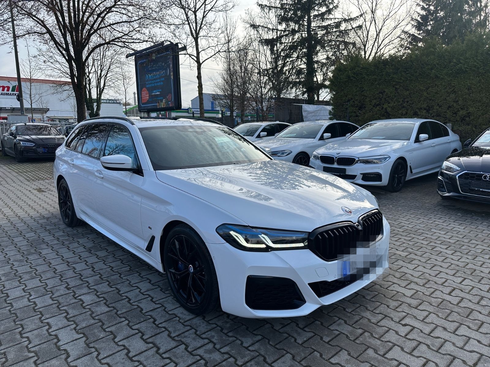 BMW 530d T M-Sport*Laser*Pano*M-Sitze*Standhz*HeadUp foto 9