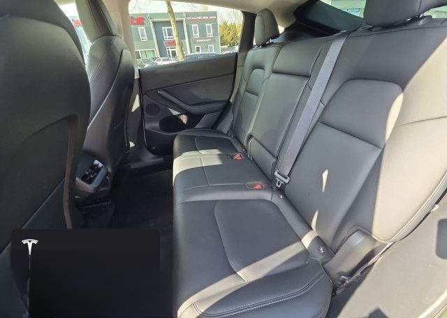 Tesla Model Y Long Range AWD foto 12