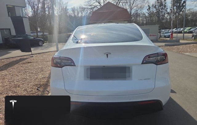 Tesla Model Y Long Range AWD foto 6
