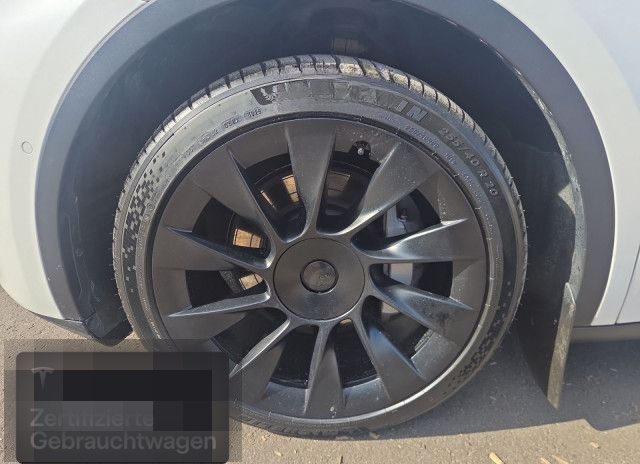 Tesla Model Y Long Range AWD foto 7