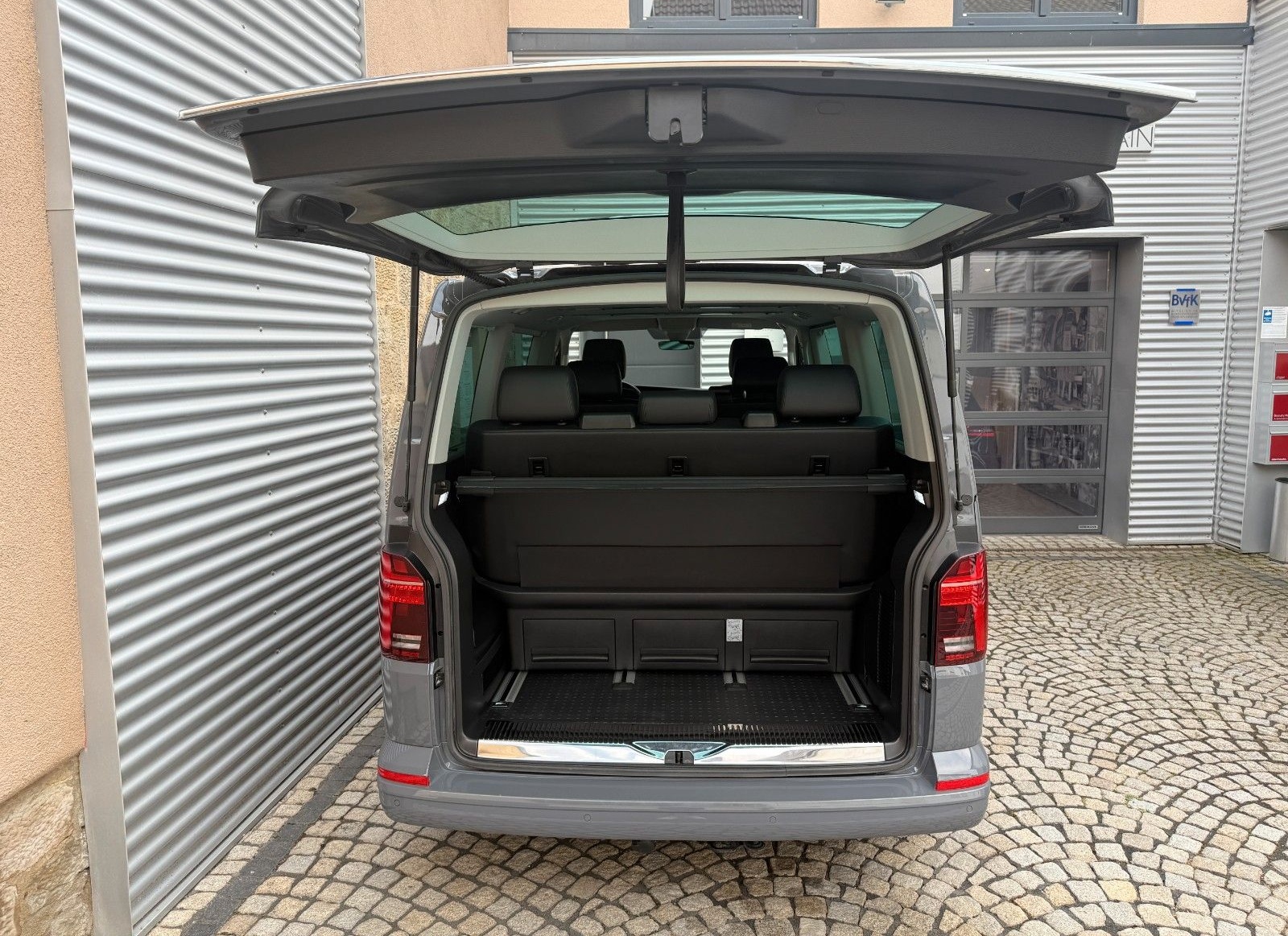 Volkswagen T6.1 Multivan Generation Six Nav LED AHK App Cam foto 20
