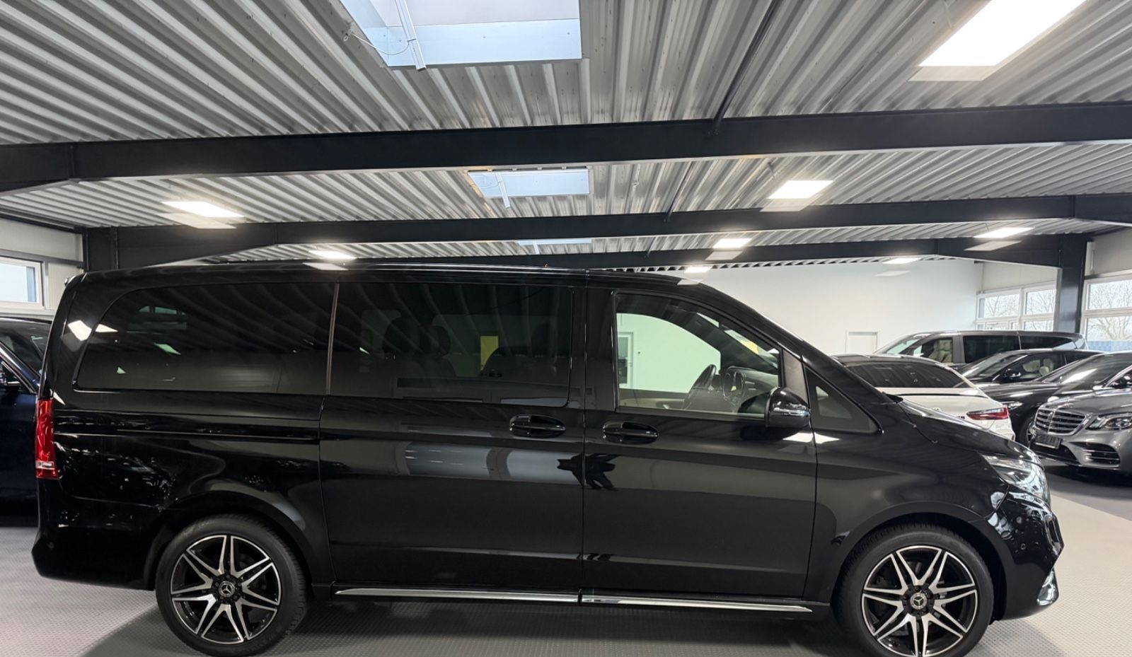 Mercedes-Benz V300d 4M Lang AMG - 8S-ACC-2xEl.Tür-Pano-RFK-19Z foto 4
