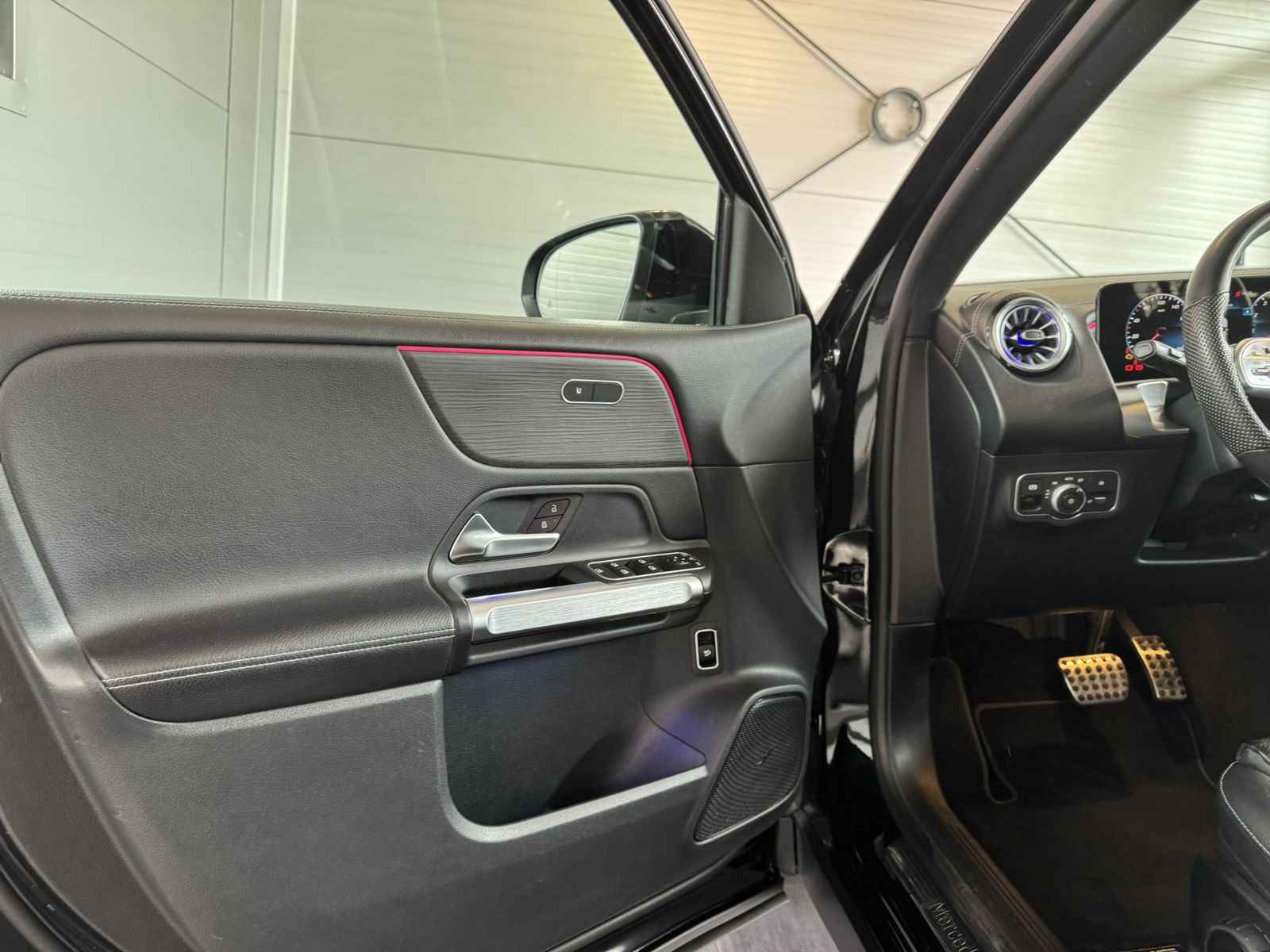 Mercedes-Benz GLB 250 4M AMG|7-Sitze|Night|Multibeam|Pano|LM20 foto 11