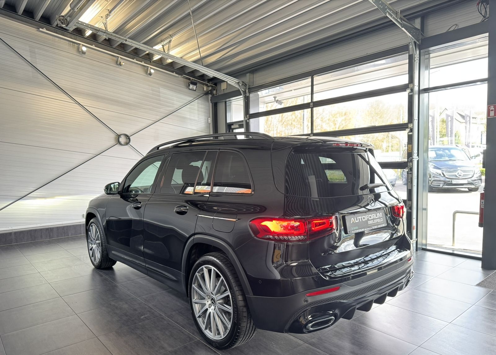 Mercedes-Benz GLB 250 4M AMG|7-Sitze|Night|Multibeam|Pano|LM20 foto 4