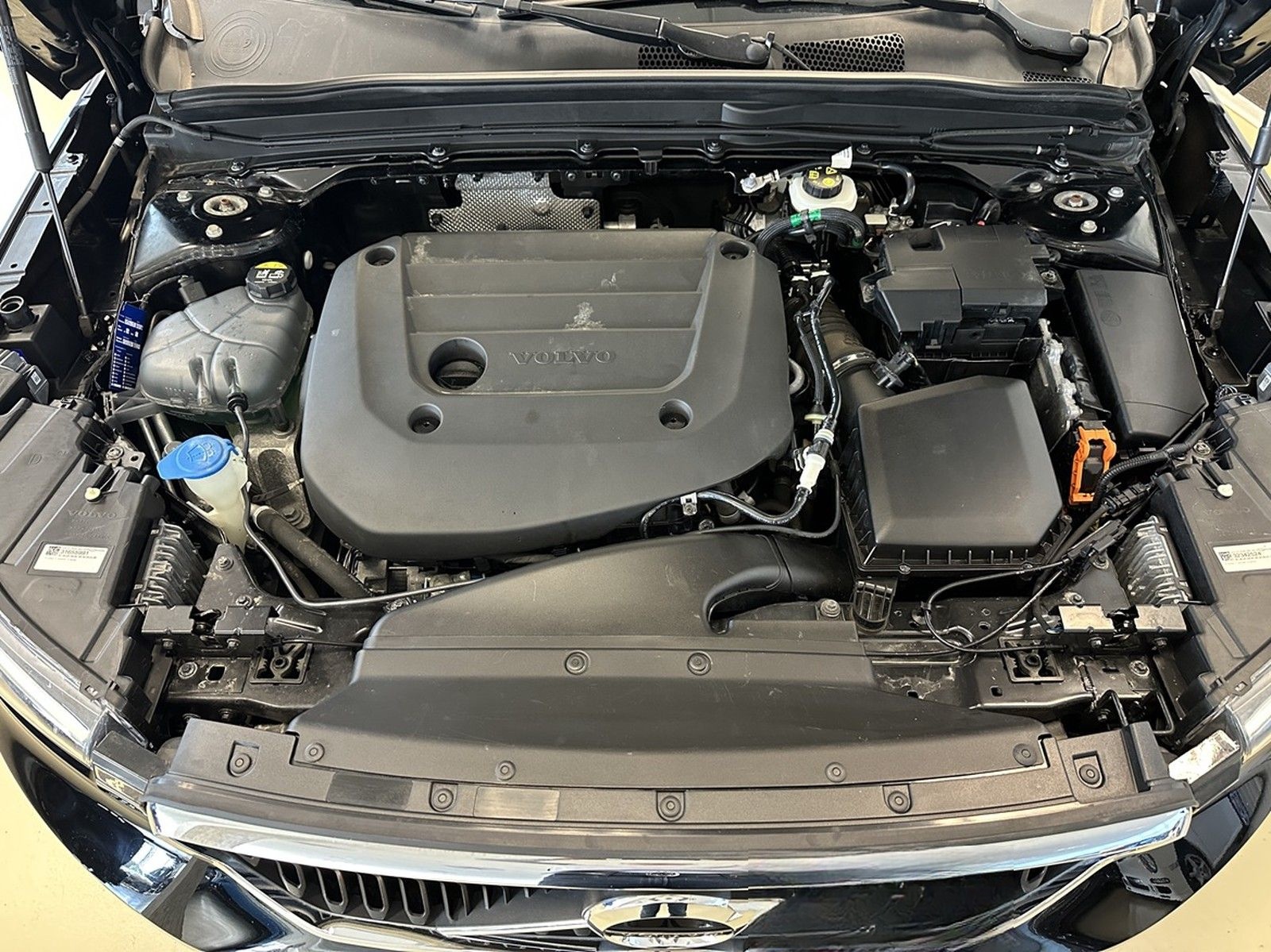 Volvo XC40 B4 Momentum Pro AWD LED Navi Kamera foto 20