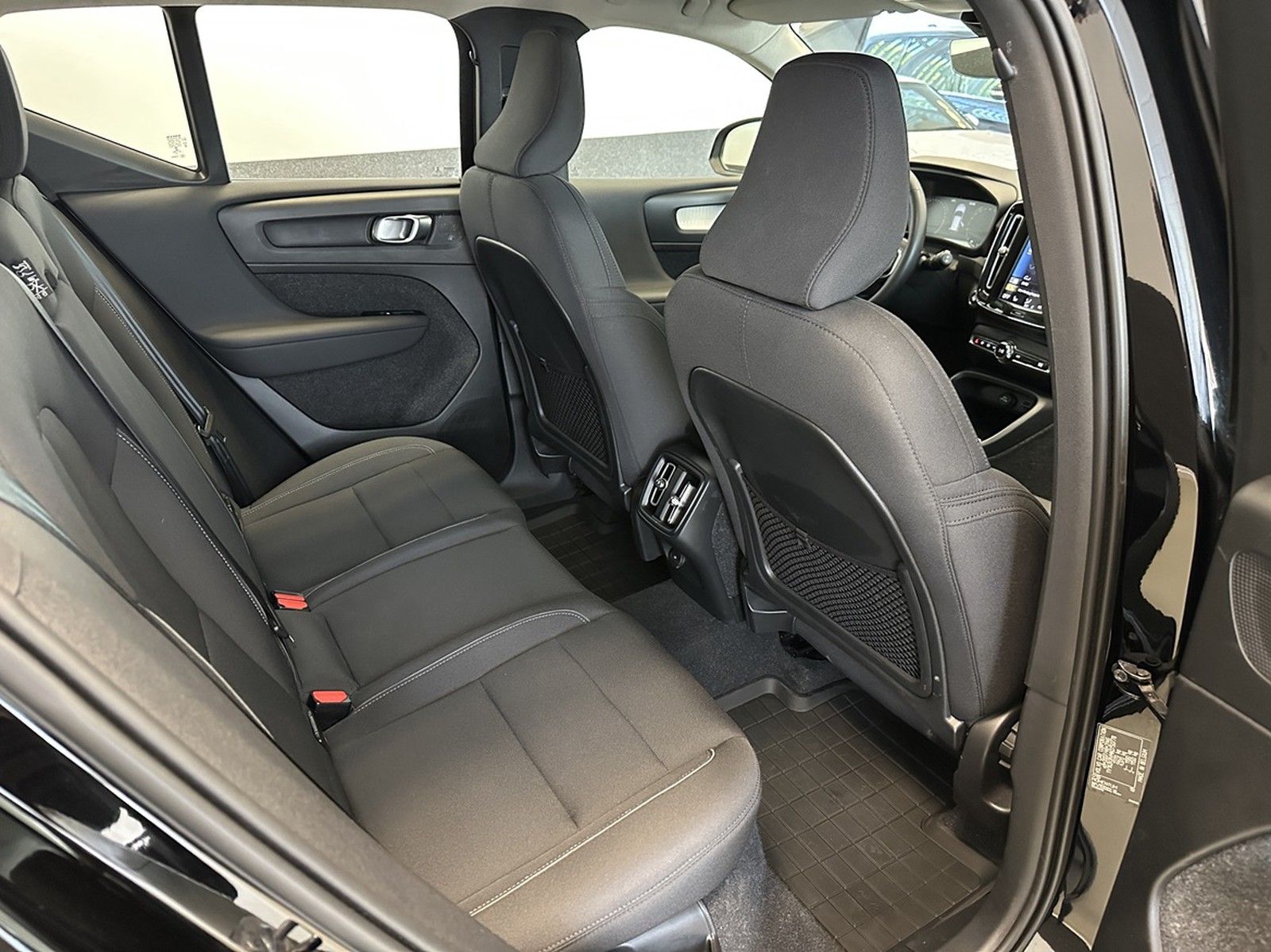 Volvo XC40 B4 Momentum Pro AWD LED Navi Kamera foto 10