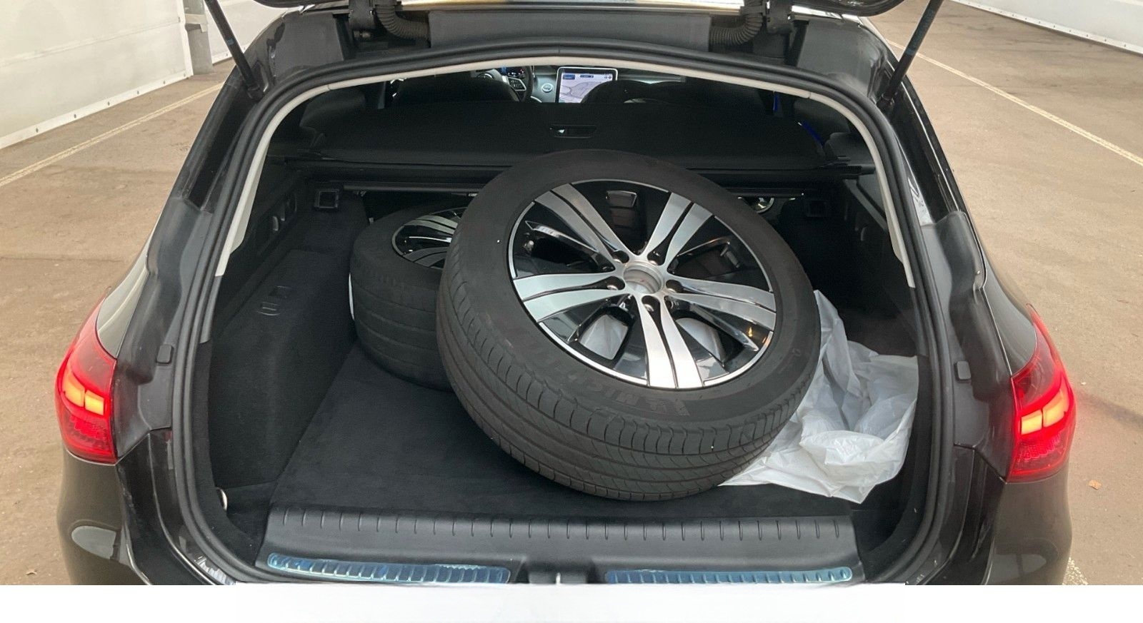 Mercedes-Benz C 300 e Avantgarde|Distronic+|HUD|Pano|Kam|Leder foto 15