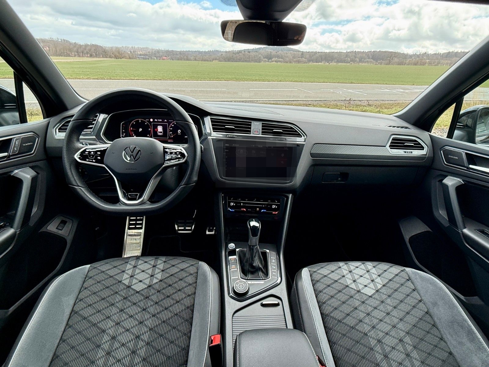 Volkswagen Tiguan R-Line 4Motion DSG Matrix Kamera Sound foto 11