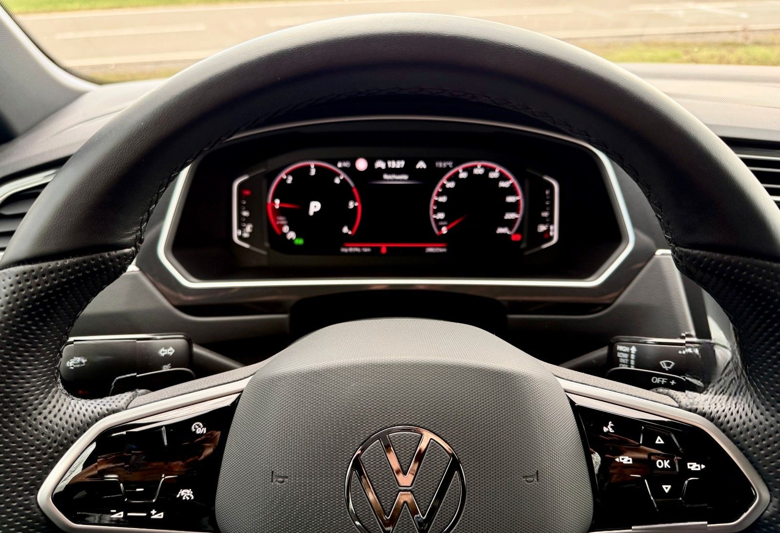 Volkswagen Tiguan R-Line 4Motion DSG Matrix Kamera Sound foto 12