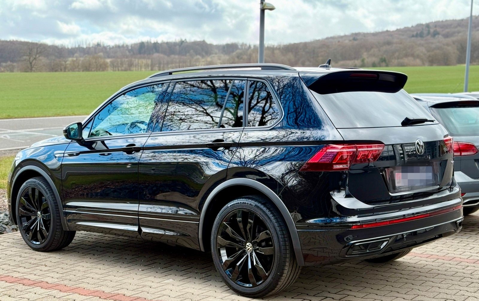 Volkswagen Tiguan R-Line 4Motion DSG Matrix Kamera Sound foto 7