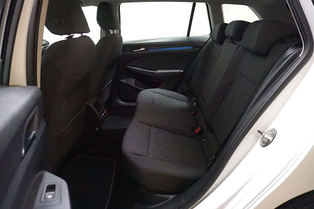 Volkswagen Golf 8 2.0TDI DSG Life Virtual AHK Sthz Navi foto 12