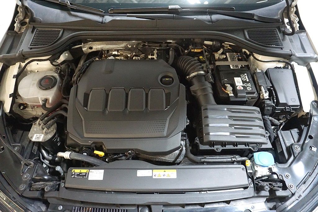 Volkswagen Golf 8 2.0TDI DSG Life Virtual AHK Sthz Navi foto 14