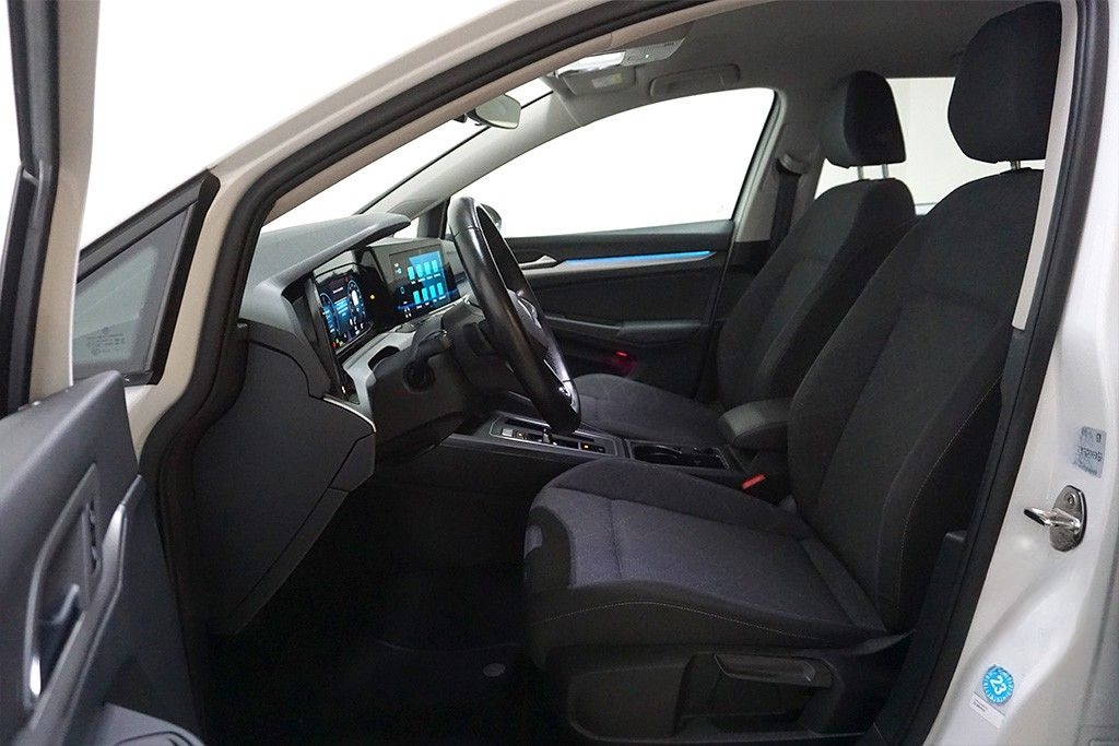 Volkswagen Golf 8 2.0TDI DSG Life Virtual AHK Sthz Navi foto 7