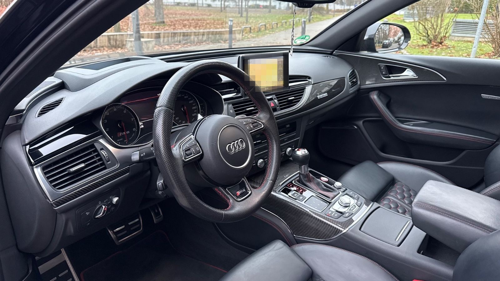 Audi RS6 Avant 4.0 TFSI Quattro/Audi Exclusive/Carbon foto 2