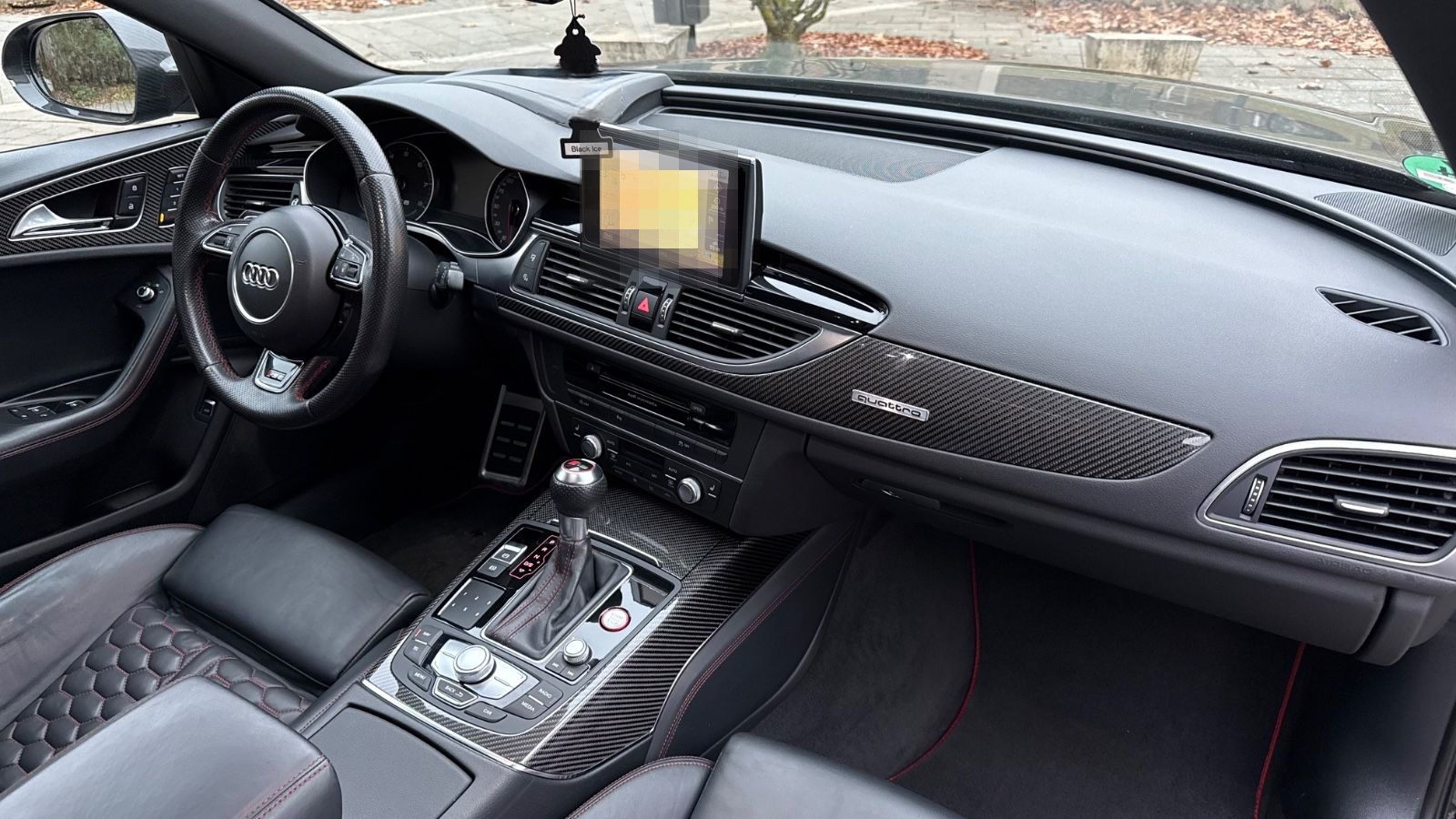 Audi RS6 Avant 4.0 TFSI Quattro/Audi Exclusive/Carbon foto 16