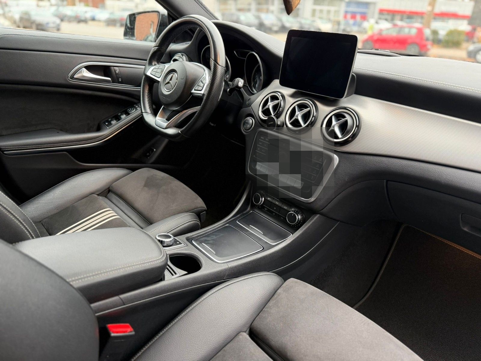 Mercedes-Benz CLA 180 AMG LINE foto 7