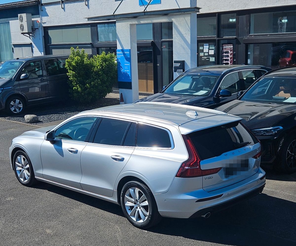 Volvo V60 B4 Momentum Pro*AHK*STANHZ*ACC*LEDER*360°* foto 2