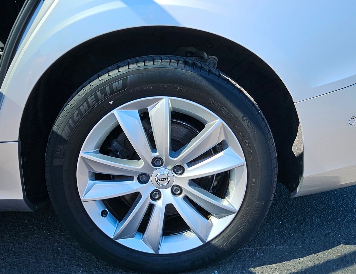 Volvo V60 B4 Momentum Pro*AHK*STANHZ*ACC*LEDER*360°* foto 12