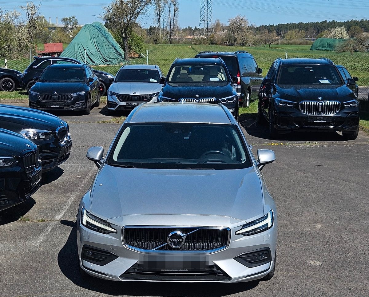 Volvo V60 B4 Momentum Pro*AHK*STANHZ*ACC*LEDER*360°* foto 3