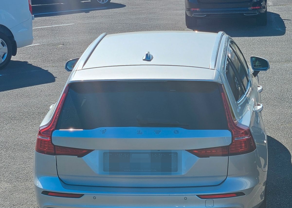 Volvo V60 B4 Momentum Pro*AHK*STANHZ*ACC*LEDER*360°* foto 5