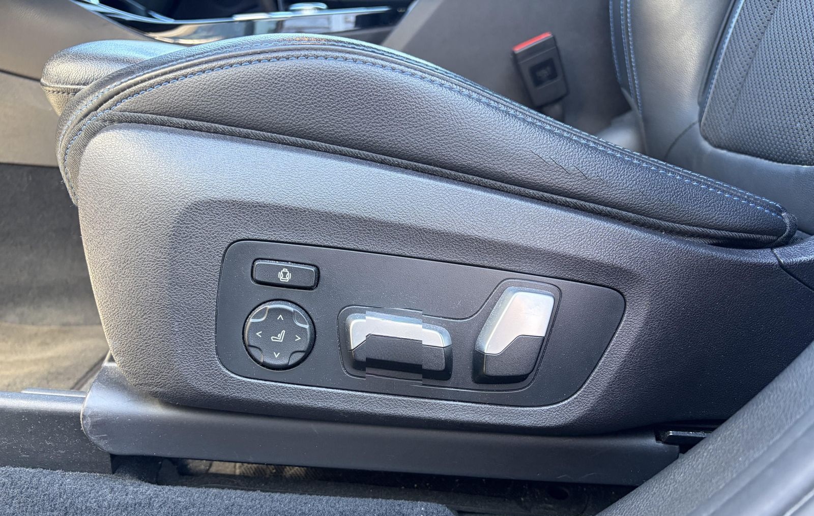 BMW X3 xDrive30e MSport HeadUp DrivAssPl KeyLess Ada foto 13