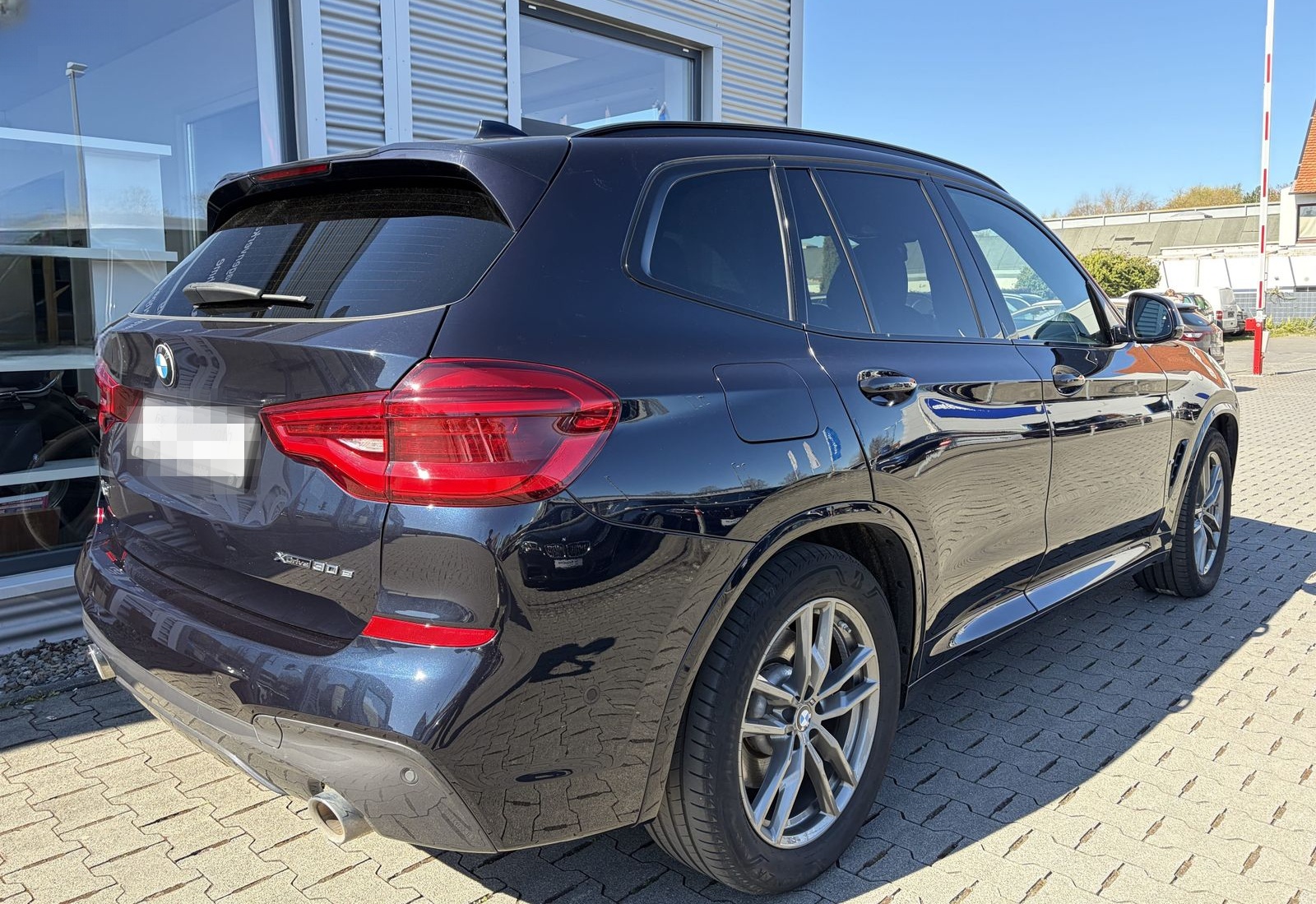 BMW X3 xDrive30e MSport HeadUp DrivAssPl KeyLess Ada foto 3