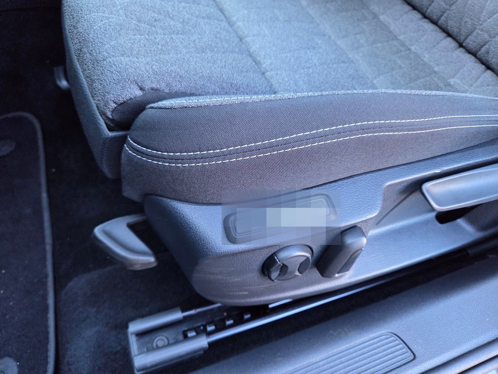 Volkswagen Passat Variant 2.0 TDI DSG Business /AHK/KAM/MAS foto 10