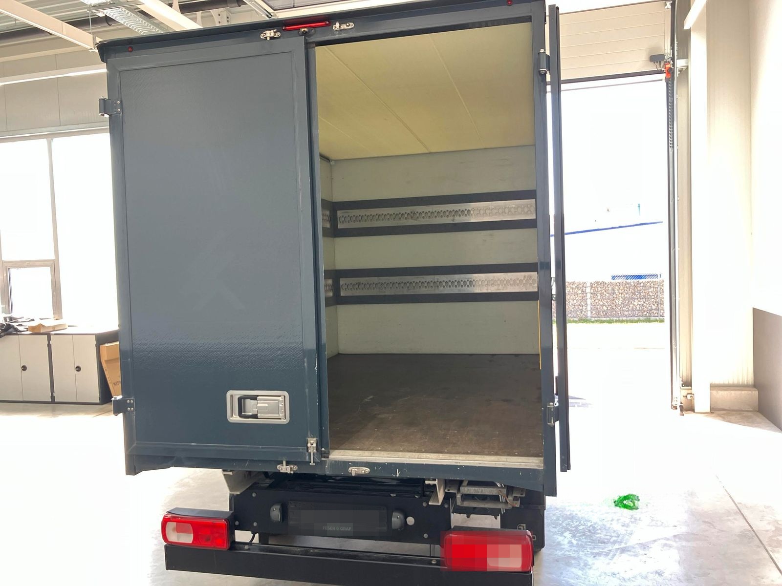 Volkswagen Crafter Koffer LR 2.0 TDI Front. 130kW 6-Gang-SG foto 10