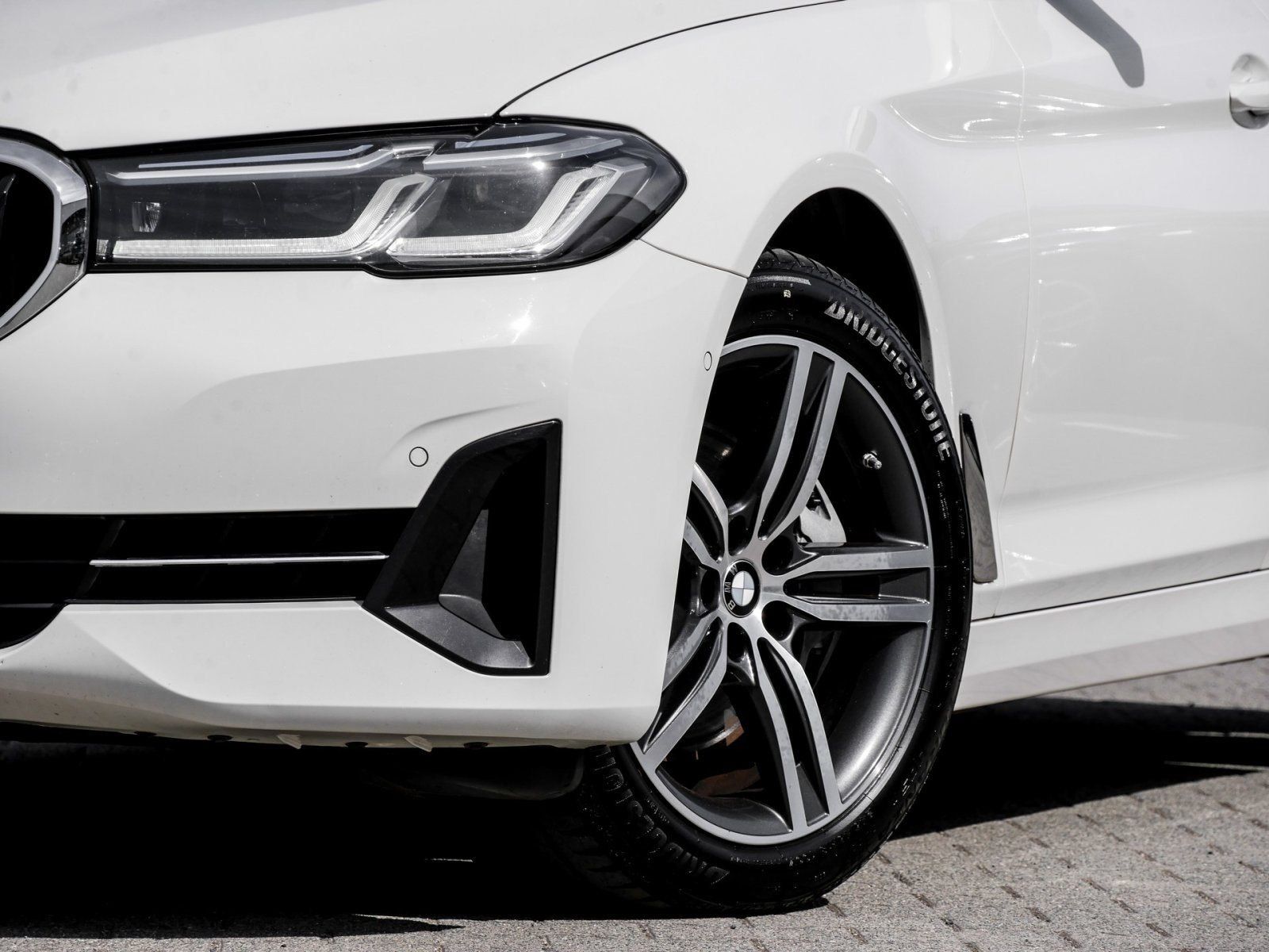 BMW 530d xDrive A HUD ACC RFK NAVI LED Laser DAB LM foto 5