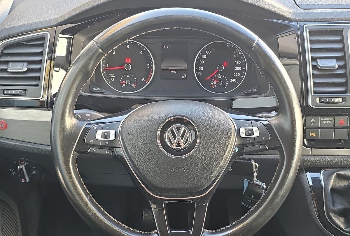 Volkswagen T6 Multivan TDI STNDHZ  ACC 8 SITZER AHK LED NAV foto 14