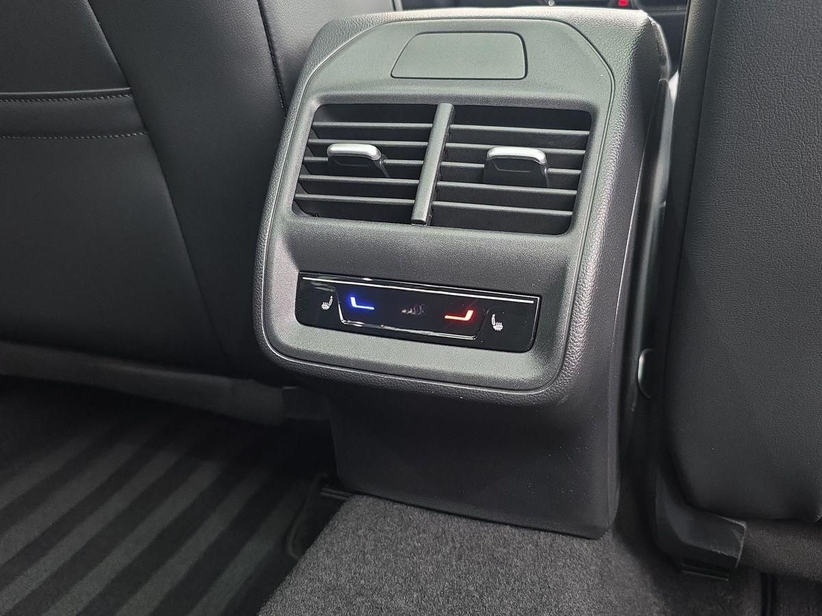 Volkswagen Passat Var TDI 4M STNDHZ AHK PANO LEDER H-UP foto 12