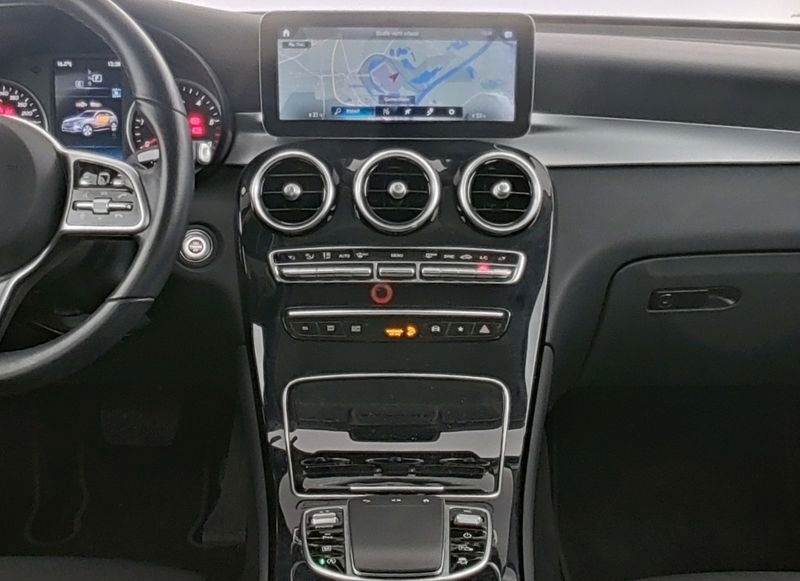 Mercedes-Benz GLC 200 d 4M APPLE+AHK+KAMERA+LED+EASYPACK foto 5
