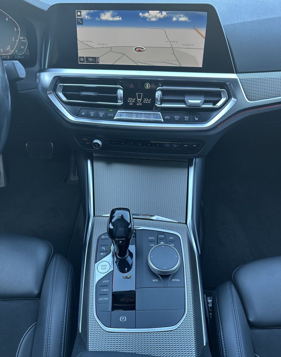 BMW 330e M-Sport NAV+LASER+HEAD-UP+19ZOLL+KAMERA+H&K foto 11