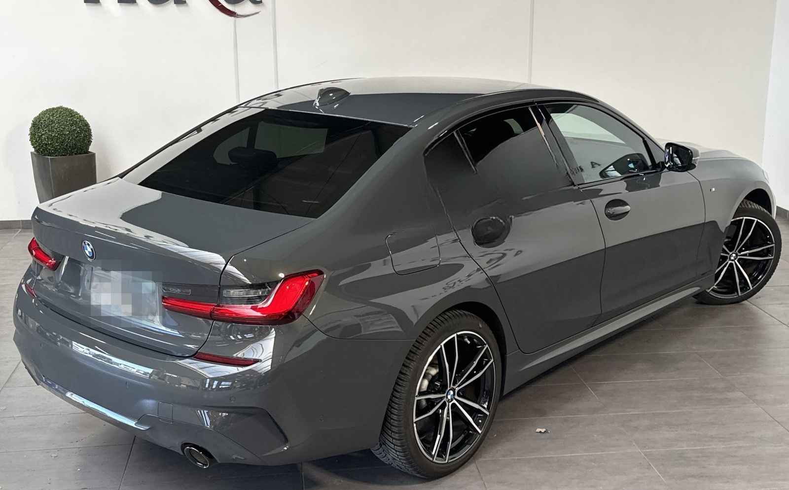 BMW 330e M-Sport NAV+LASER+HEAD-UP+19ZOLL+KAMERA+H&K foto 5