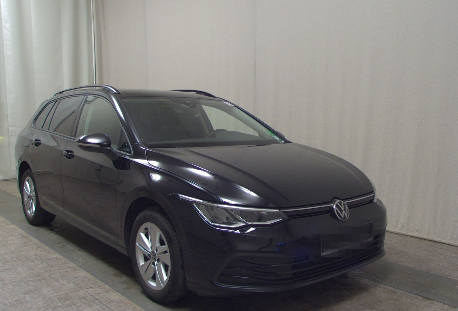 Volkswagen Golf-8 Var. 2.0 TDI Life Navi LED DC RfK ACC Shz foto 3