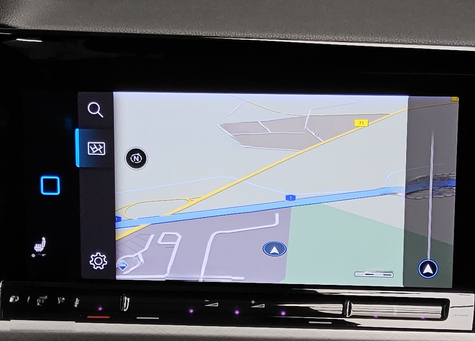 Volkswagen Golf-8 Var. 2.0 TDI Life Navi LED DC RfK ACC Shz foto 7