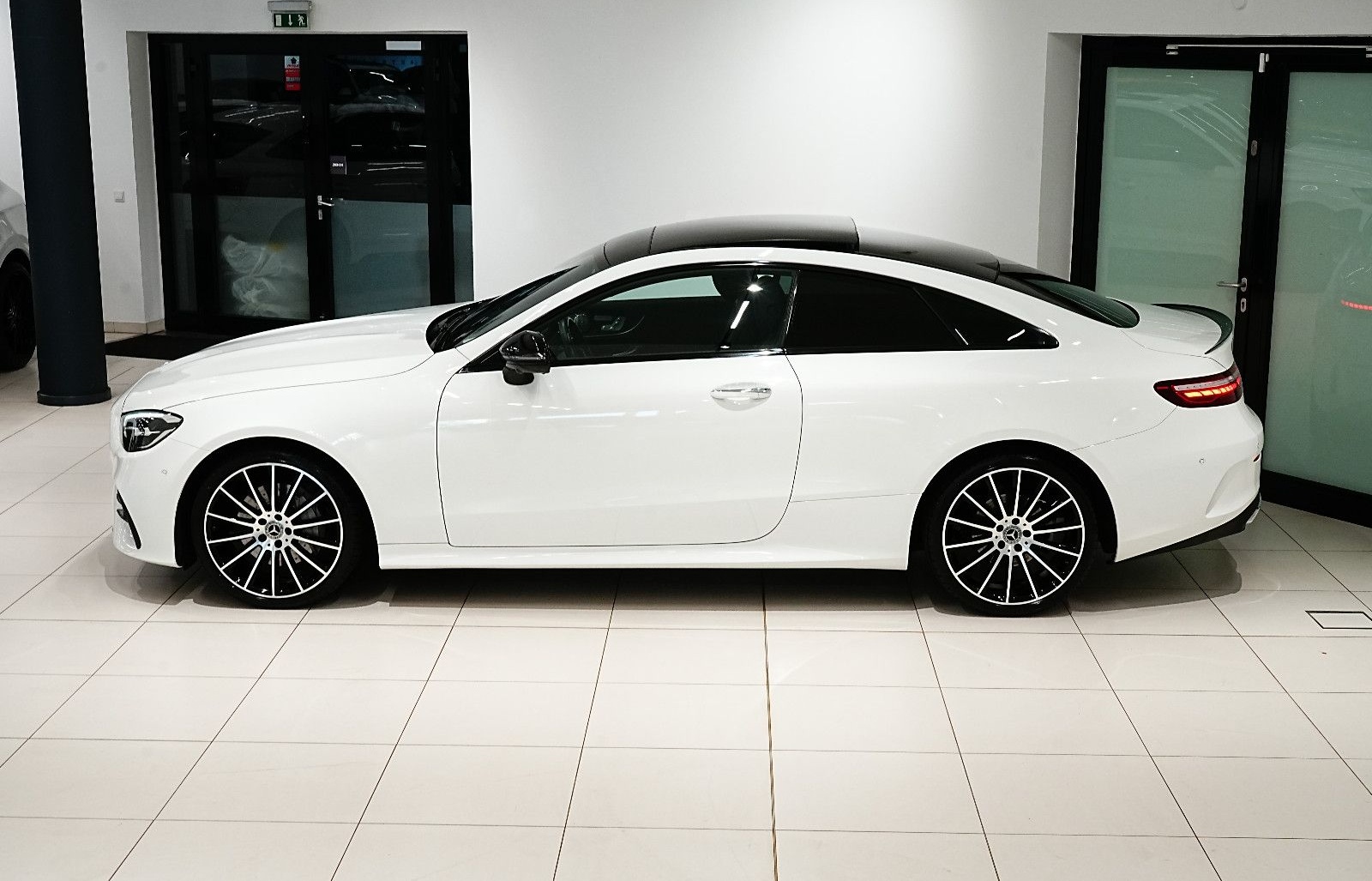 Mercedes-Benz E 220D COUPE|AMG|NIGHT|SOFT|CARBON|360|BURM|PANO foto 14
