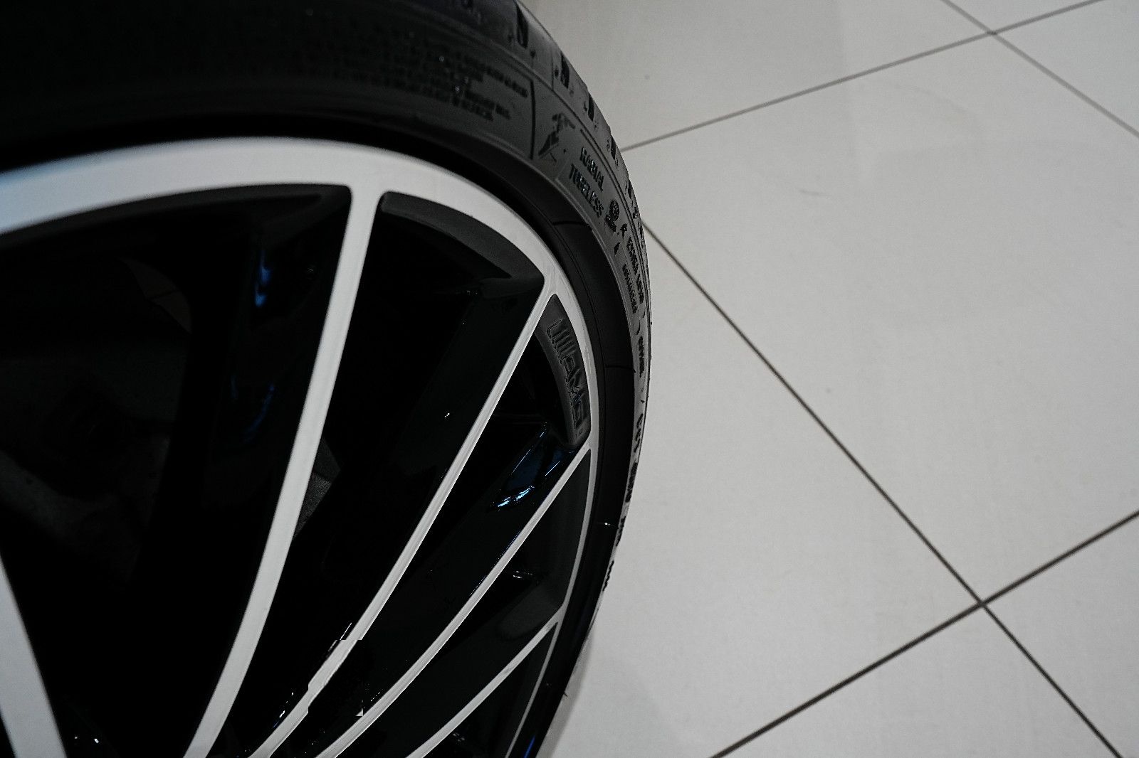 Mercedes-Benz E 220D COUPE|AMG|NIGHT|SOFT|CARBON|360|BURM|PANO foto 21