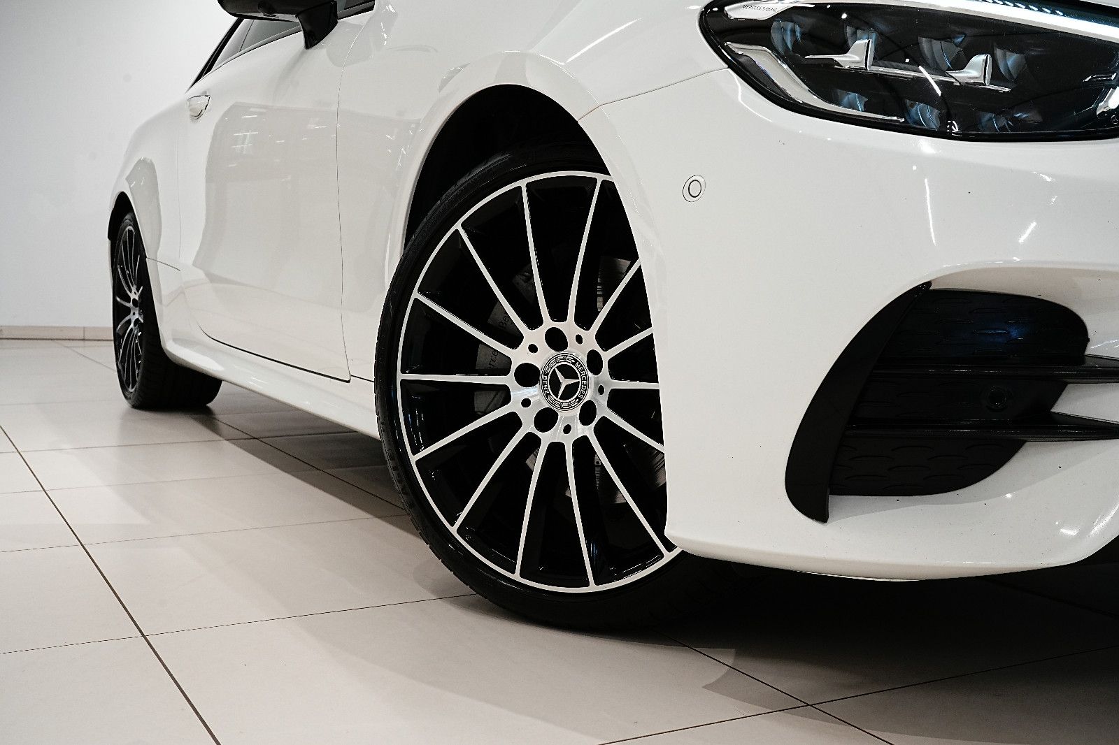 Mercedes-Benz E 220D COUPE|AMG|NIGHT|SOFT|CARBON|360|BURM|PANO foto 8