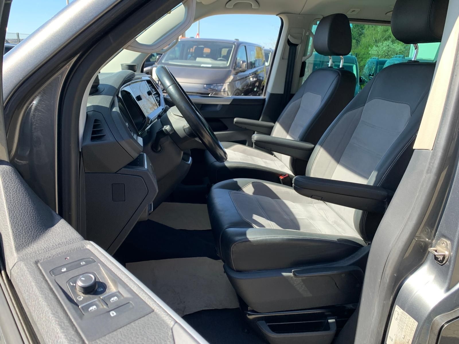 Volkswagen T6.1 Multivan Cruise DSG LED ACC Navi SHZ Kamera foto 12