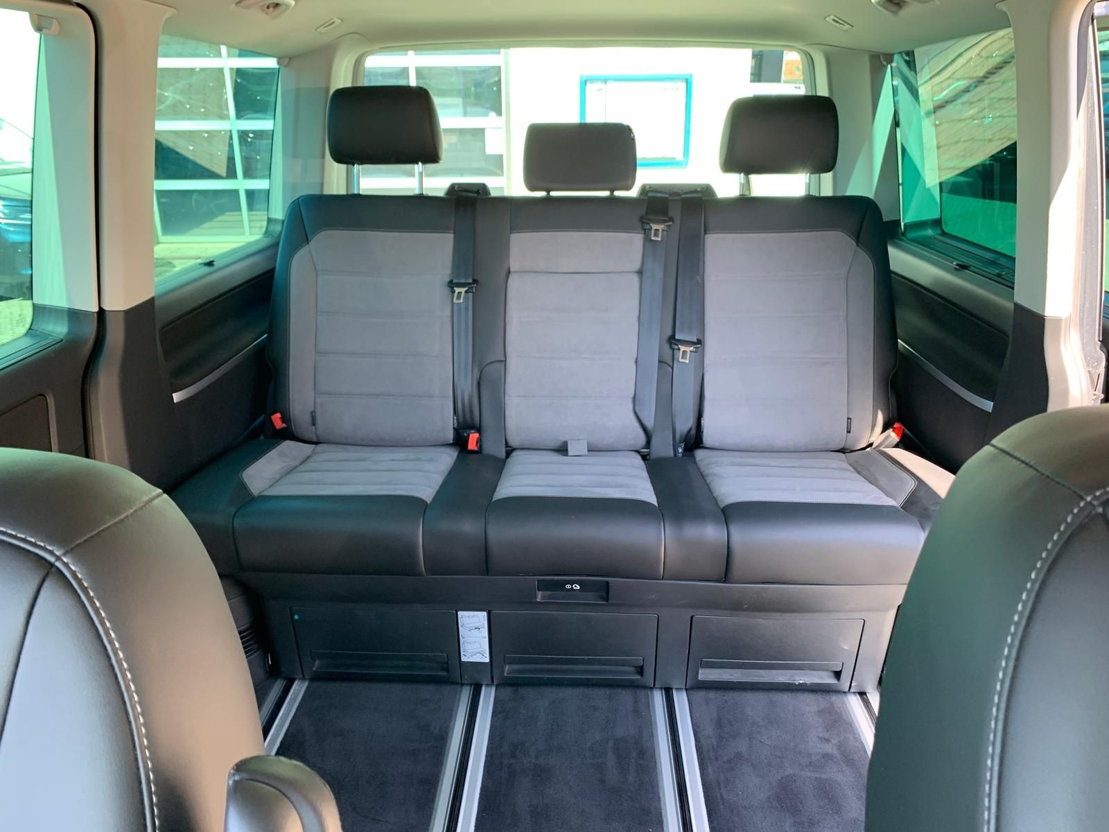 Volkswagen T6.1 Multivan Cruise DSG LED ACC Navi SHZ Kamera foto 16