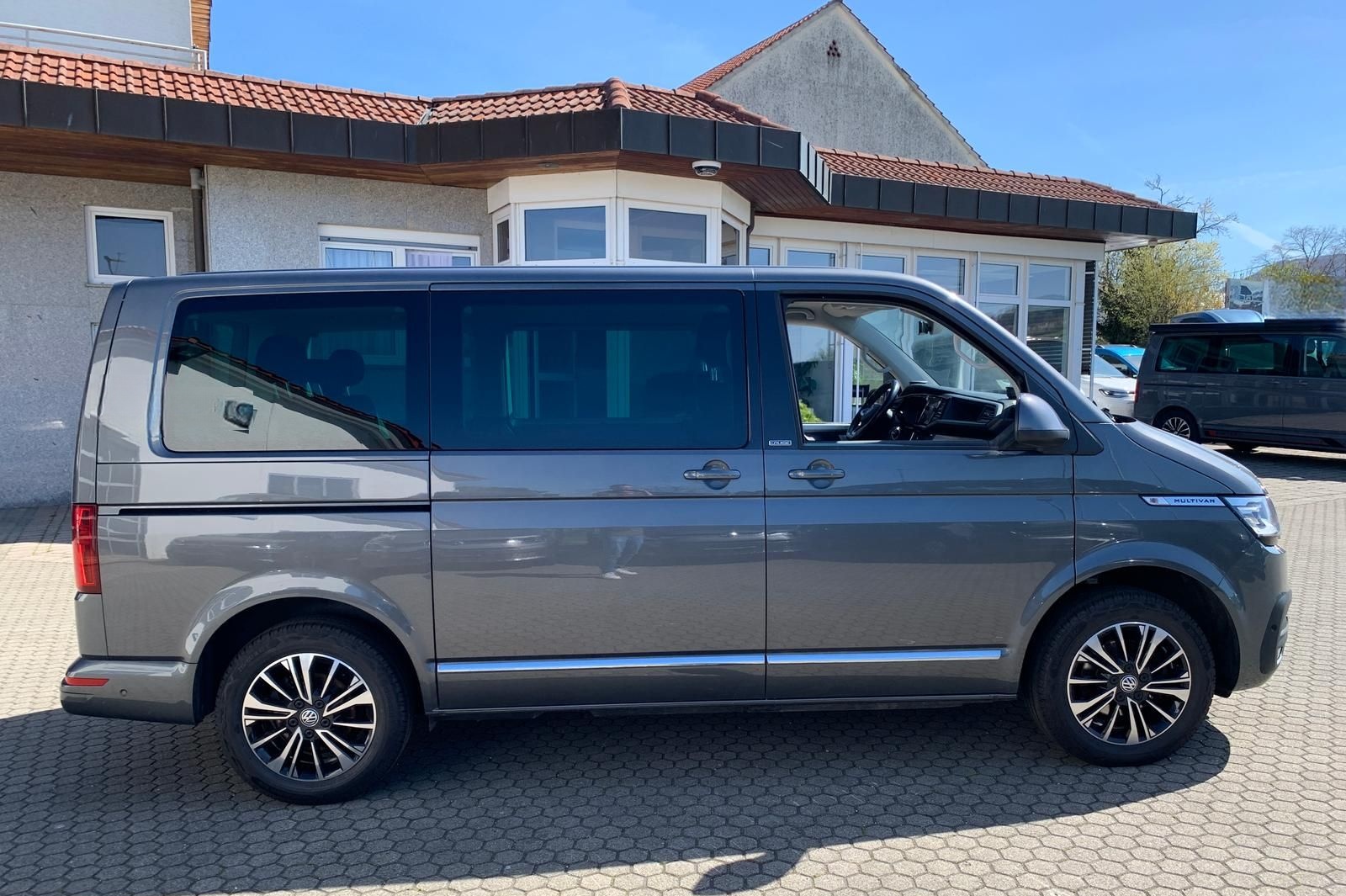 Volkswagen T6.1 Multivan Cruise DSG LED ACC Navi SHZ Kamera foto 5