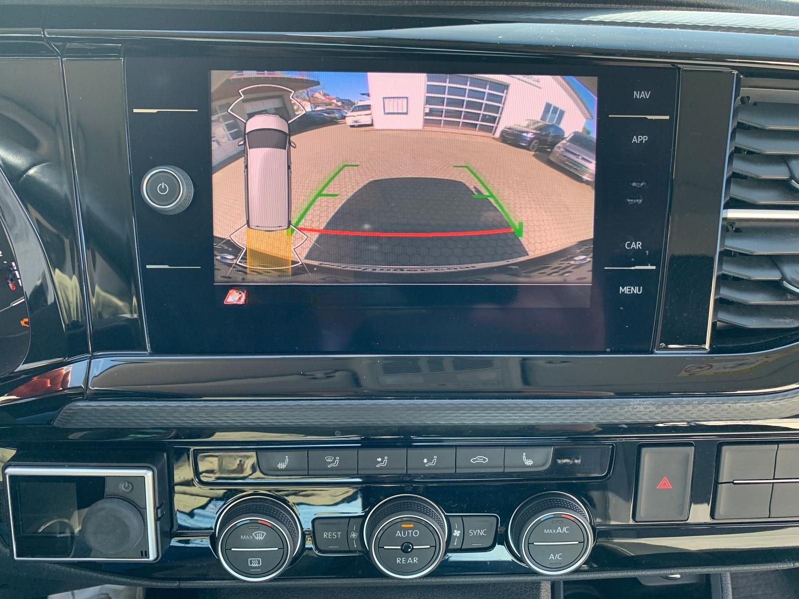 Volkswagen T6.1 Multivan Cruise DSG LED ACC Navi SHZ Kamera foto 7