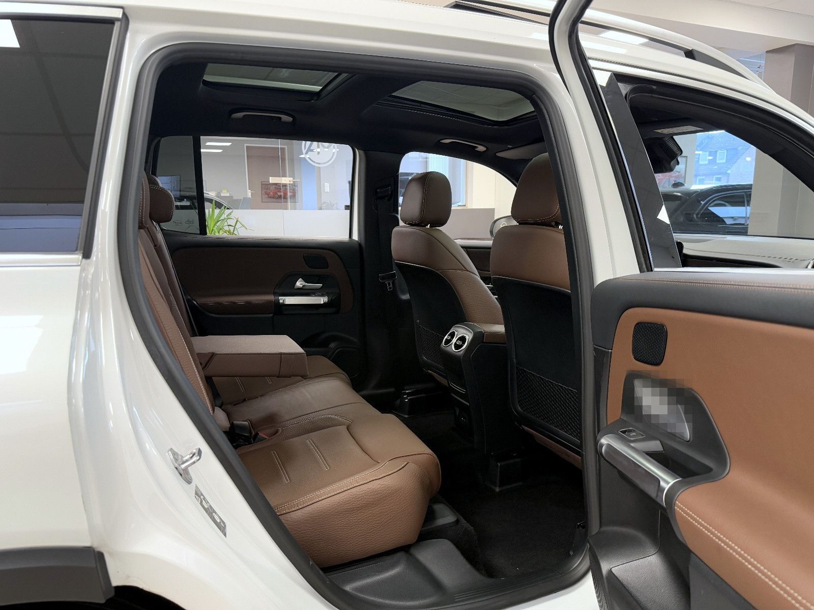 Mercedes-Benz GLB 220d 4Matic *AMG*PanoSD*ACC*AHK*LED* foto 14