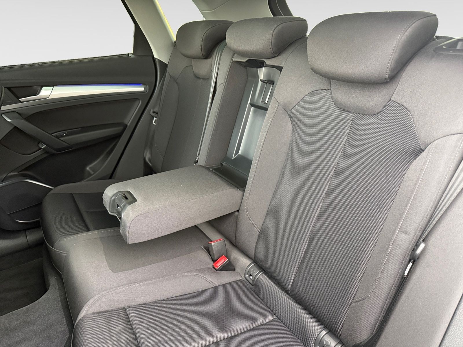 Audi Q5 40 2.0 TDI quattro AHK RFK ACC Navi Pano Matr foto 9